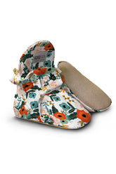 April Blossom Baby Booties β Soft Floral Non-Slip Cotton Slippers for Springtime Steps